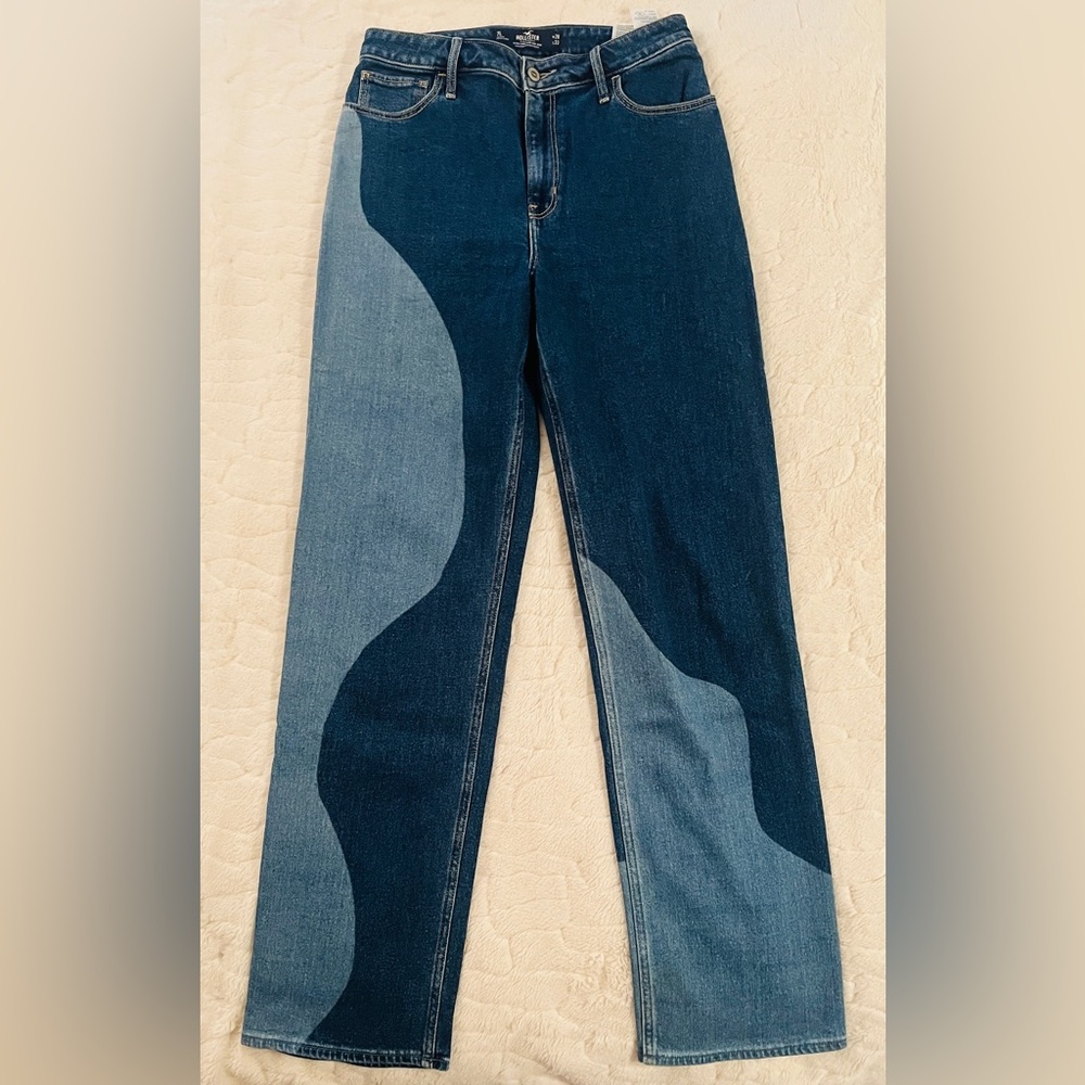 Hollister Ultra High-Rise Dad Jeans with distinct blue rinse wavy pattern W2L33